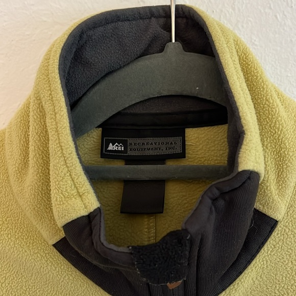 REI Y2K Fleece Jacket Zipper Closed Pockets - Picture 4 of 4